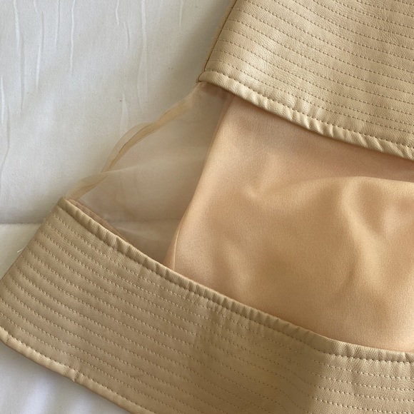 Blush pink pleather & lace skirt (L) - Picture 2 of 4